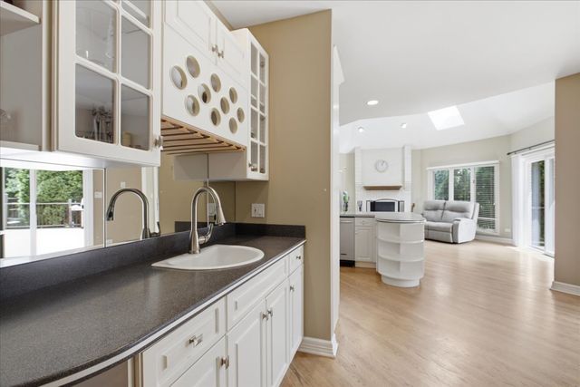 34 Robin Hood Ranch, Oak Brook, IL 60523
