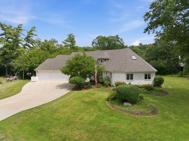 34 Robin Hood Ranch, Oak Brook, IL 60523