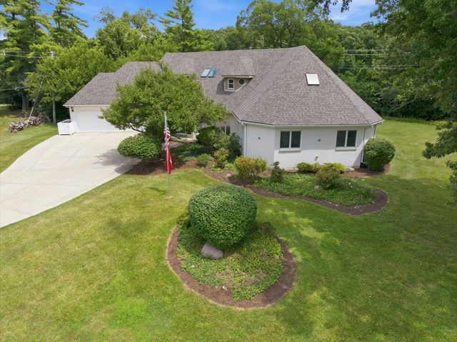34 Robin Hood Ranch, Oak Brook, IL 60523