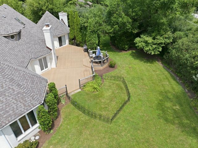 34 Robin Hood Ranch, Oak Brook, IL 60523