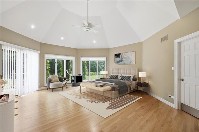 34 Robin Hood Ranch, Oak Brook, IL 60523