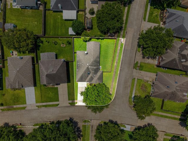 8022 Mckittrick Ridge Drive, Porter, TX 77365