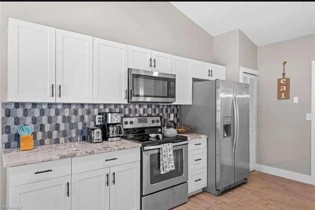 2206 SE 4th ST, Cape Coral, FL 33990