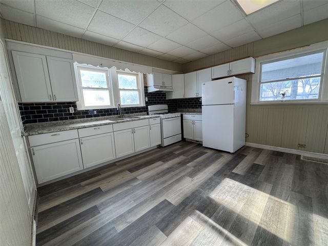 1816 4th Street, Perry, IA 50220