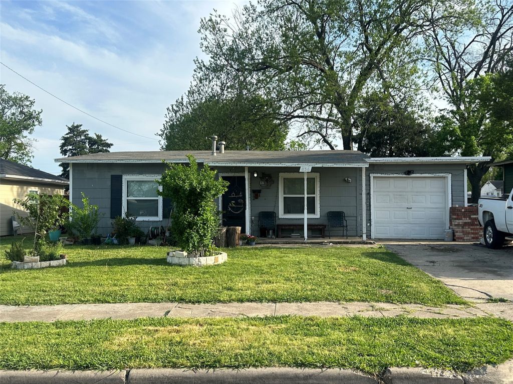 836 Travis Street, Garland, TX 75040
