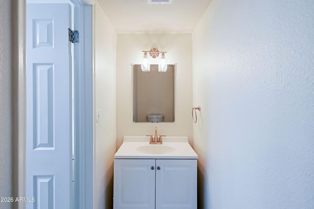 1237 E LAWRENCE Lane, Phoenix, AZ 85020