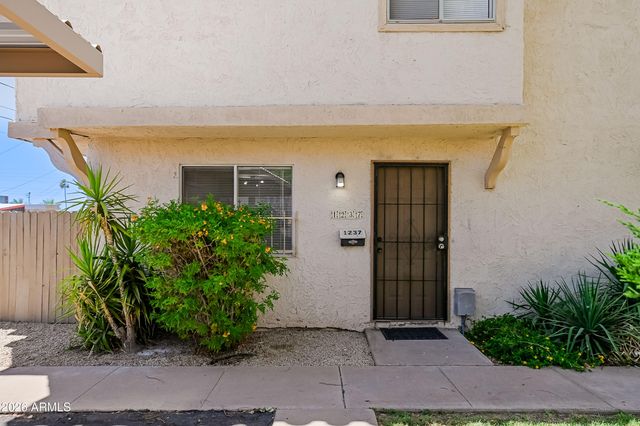 1237 E LAWRENCE Lane, Phoenix, AZ 85020