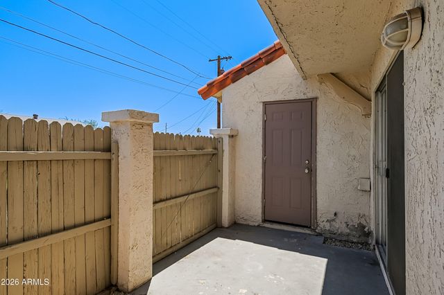1237 E LAWRENCE Lane, Phoenix, AZ 85020