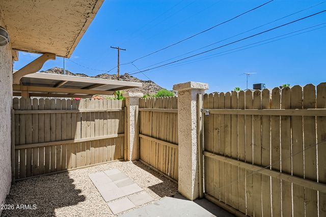 1237 E LAWRENCE Lane, Phoenix, AZ 85020