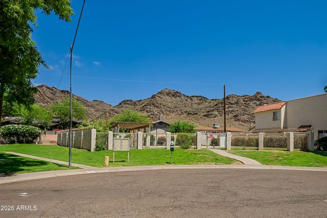 1237 E LAWRENCE Lane, Phoenix, AZ 85020