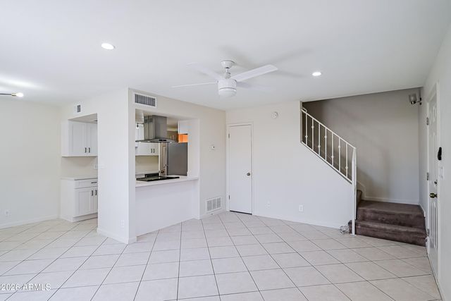 1237 E LAWRENCE Lane, Phoenix, AZ 85020