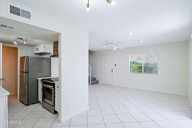 1237 E LAWRENCE Lane, Phoenix, AZ 85020