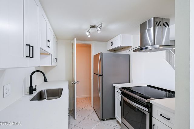 1237 E LAWRENCE Lane, Phoenix, AZ 85020