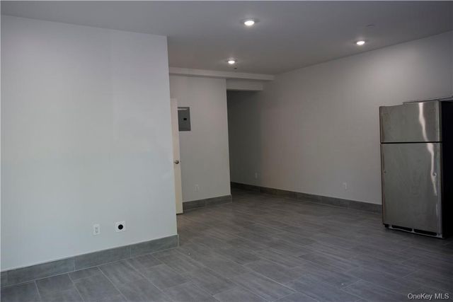 2115 Burr Avenue Fl 1, Bronx, NY 10461