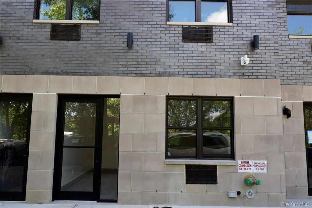 2115 Burr Avenue Fl 1, Bronx, NY 10461