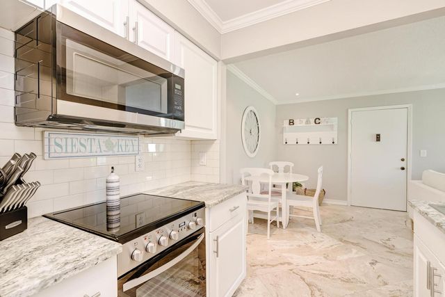 5683 Midnight Pass Road 105, Sarasota, FL 34242