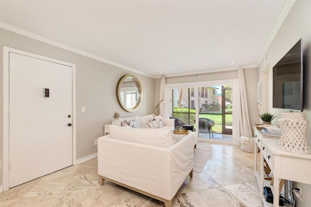 5683 Midnight Pass Road 105, Sarasota, FL 34242