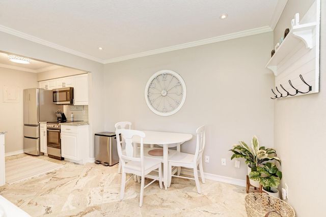 5683 Midnight Pass Road 105, Sarasota, FL 34242
