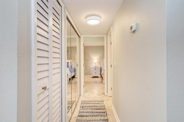 5683 Midnight Pass Road 105, Sarasota, FL 34242