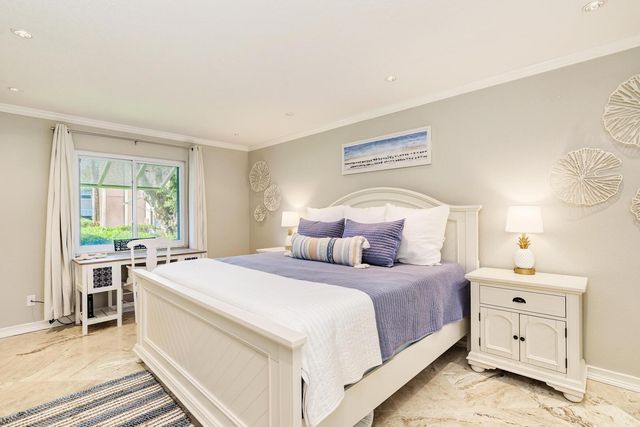 5683 Midnight Pass Road 105, Sarasota, FL 34242