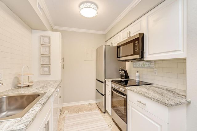 5683 Midnight Pass Road 105, Sarasota, FL 34242