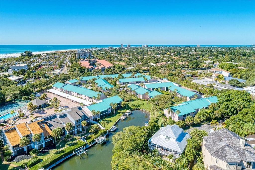 5683 Midnight Pass Road 105, Sarasota, FL 34242