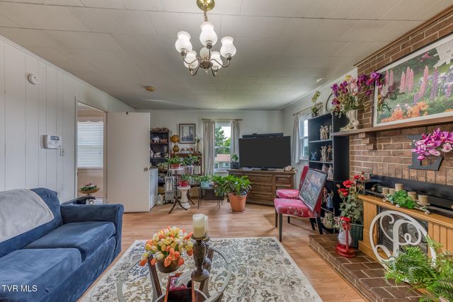 315 Southwest Lowry Drive, Abingdon, VA 24210