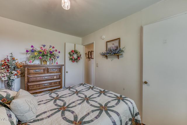 315 Southwest Lowry Drive, Abingdon, VA 24210