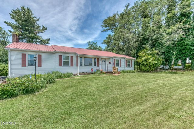 315 Southwest Lowry Drive, Abingdon, VA 24210