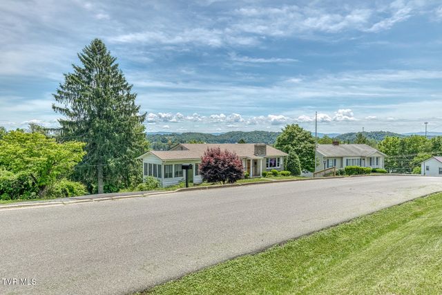 315 Southwest Lowry Drive, Abingdon, VA 24210