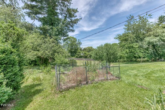 315 Southwest Lowry Drive, Abingdon, VA 24210