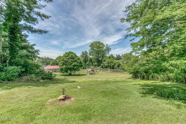 315 Southwest Lowry Drive, Abingdon, VA 24210