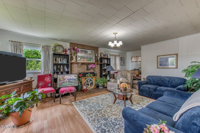 315 Southwest Lowry Drive, Abingdon, VA 24210