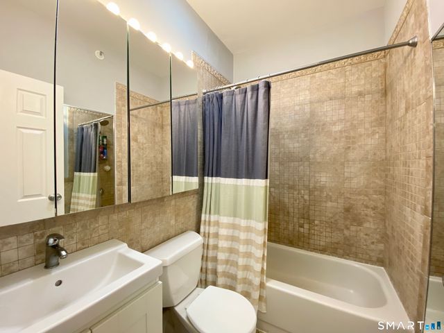 124 Court Street 605, New Haven, CT 06510
