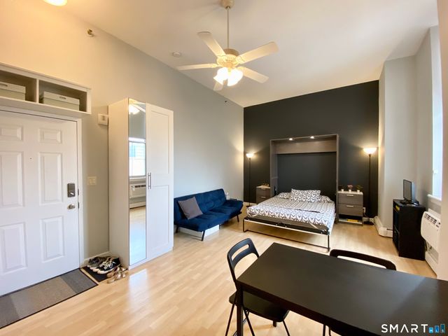 124 Court Street 605, New Haven, CT 06510