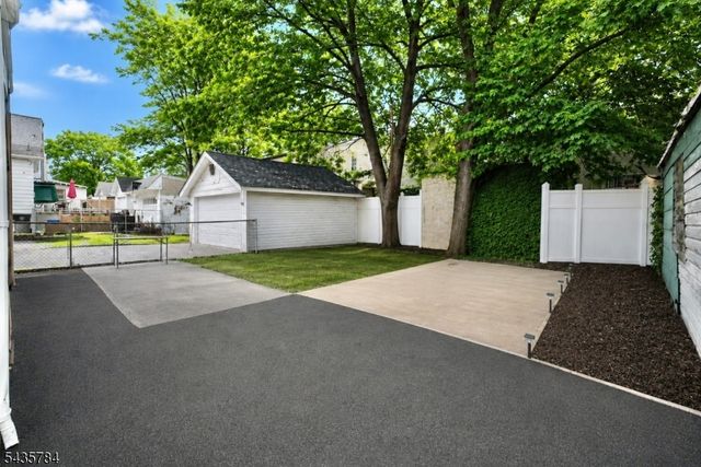 240 Sunset Ave, Newark City, NJ 07106