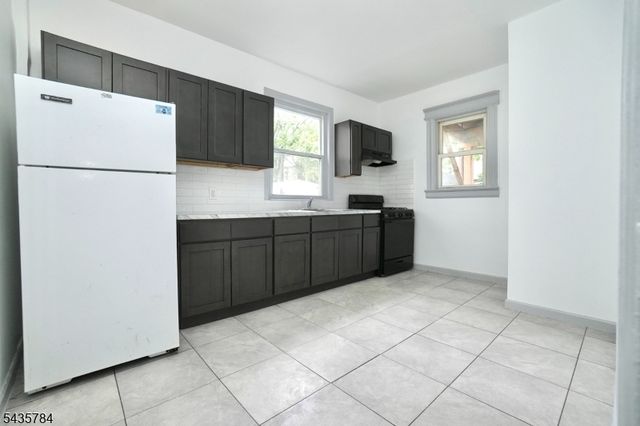 240 Sunset Ave, Newark City, NJ 07106