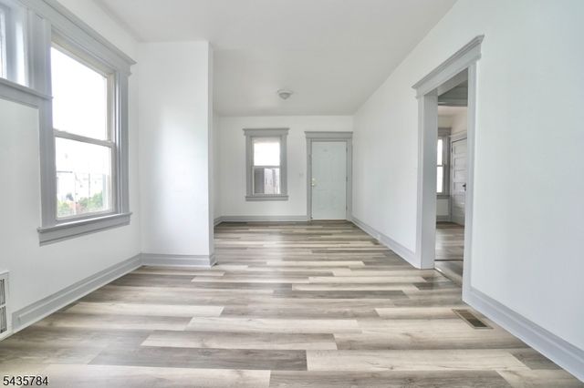 240 Sunset Ave, Newark City, NJ 07106