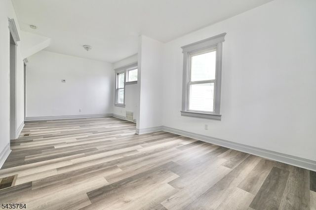 240 Sunset Ave, Newark City, NJ 07106
