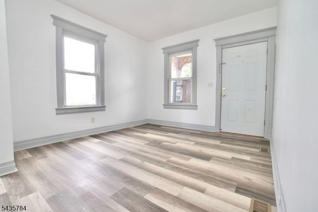240 Sunset Ave, Newark City, NJ 07106