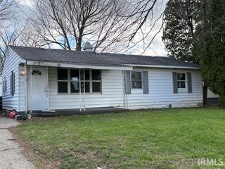 1805 E Carver Drive, Muncie, IN 47303