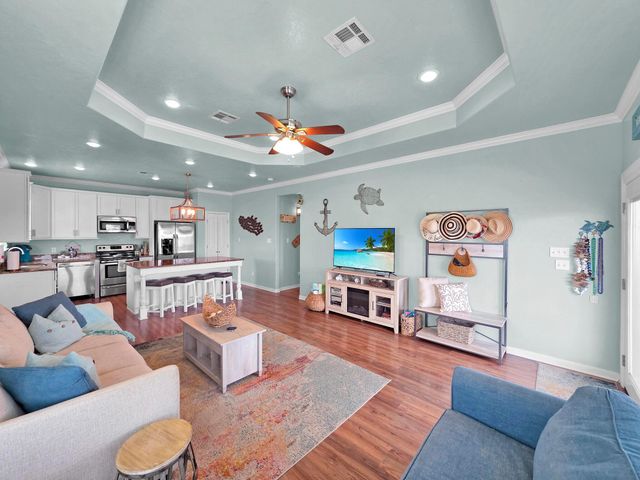 979 Palmridge Drive, Crystal Beach, TX 77650