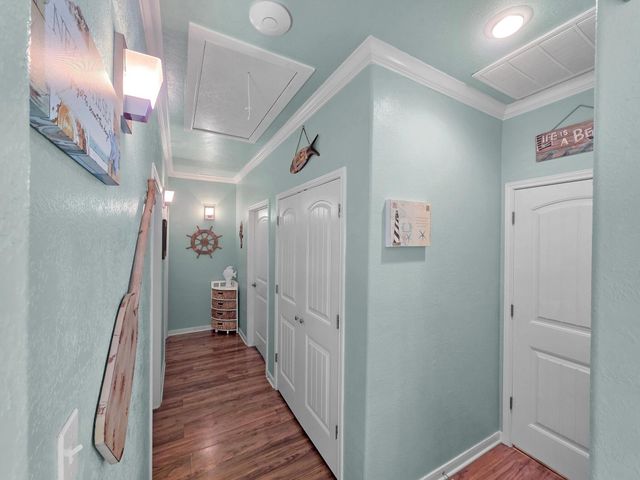979 Palmridge Drive, Crystal Beach, TX 77650