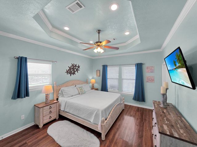 979 Palmridge Drive, Crystal Beach, TX 77650