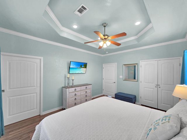 979 Palmridge Drive, Crystal Beach, TX 77650