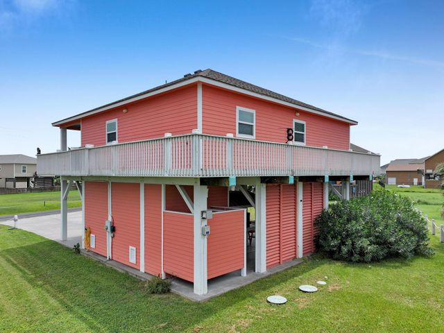 979 Palmridge Drive, Crystal Beach, TX 77650