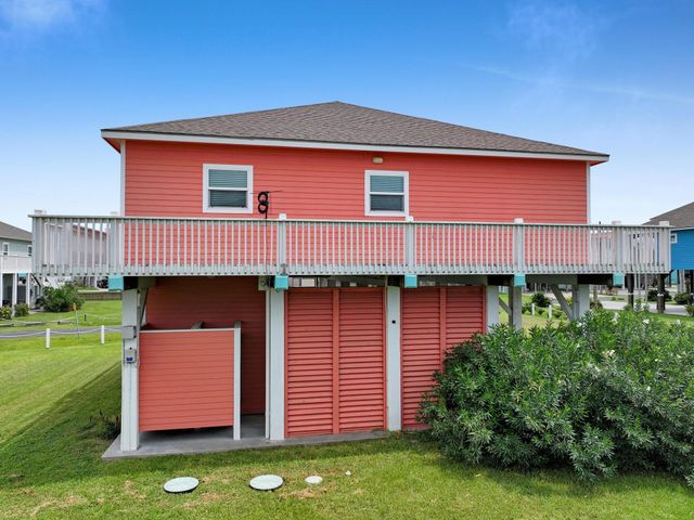 979 Palmridge Drive, Crystal Beach, TX 77650