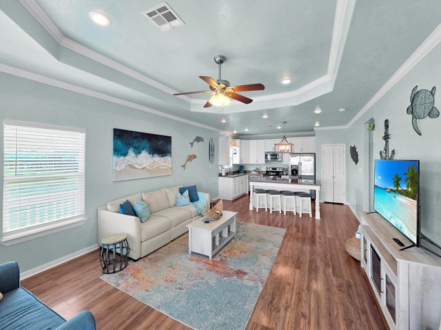 979 Palmridge Drive, Crystal Beach, TX 77650