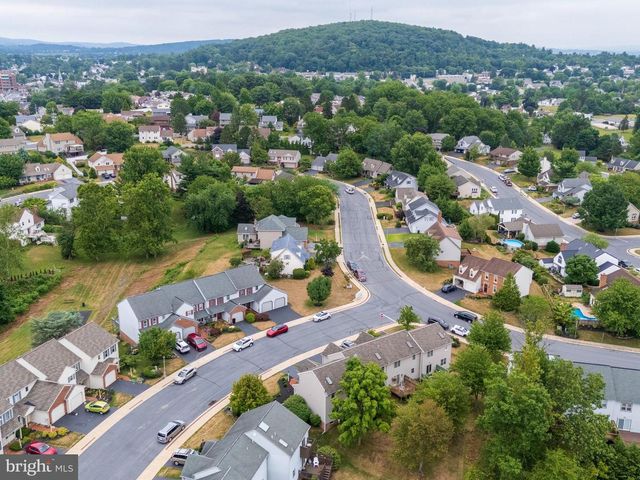 206 SAND CT, Ephrata, PA 17522