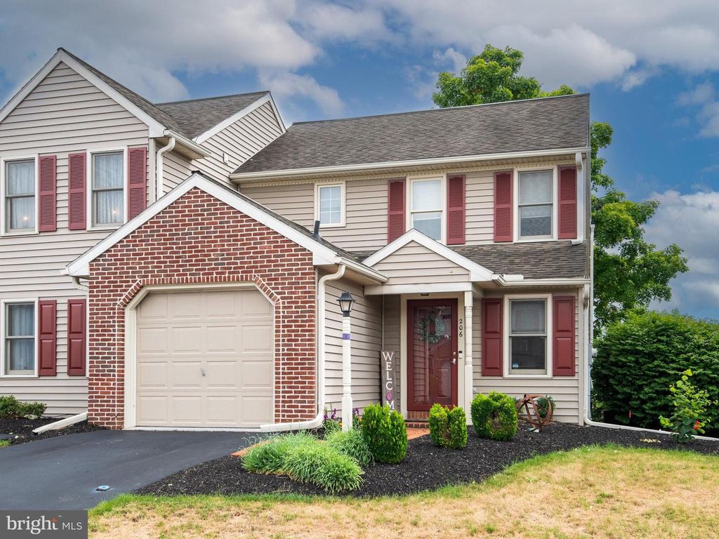 206 SAND CT, Ephrata, PA 17522